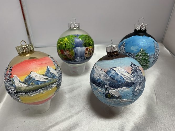 Kerstballen met Bob Ross stijl afbeeldingen